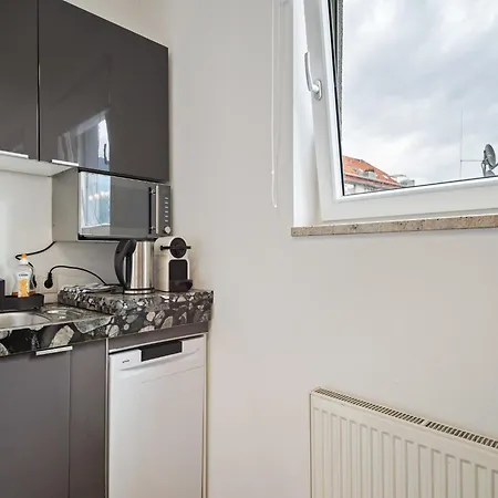 Near Bergisel Jump, Cleaning Included Apartman *