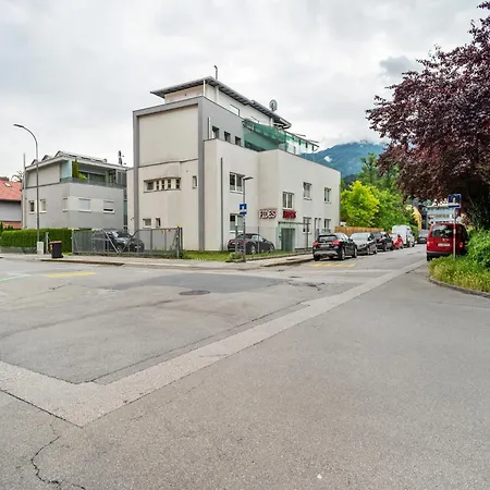 Near Bergisel Jump, Cleaning Included Apartman Innsbruck